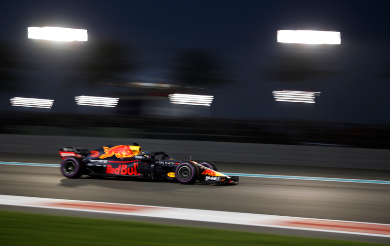 Illustration for article titled Lewis Hamilton Closes Championship Season With Dominant Victory In Abu Dhabi